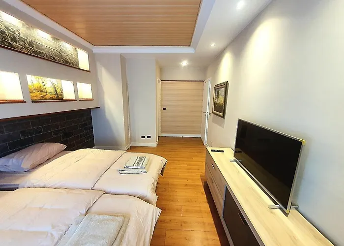 Centerscape - Studio By Dion Tirana